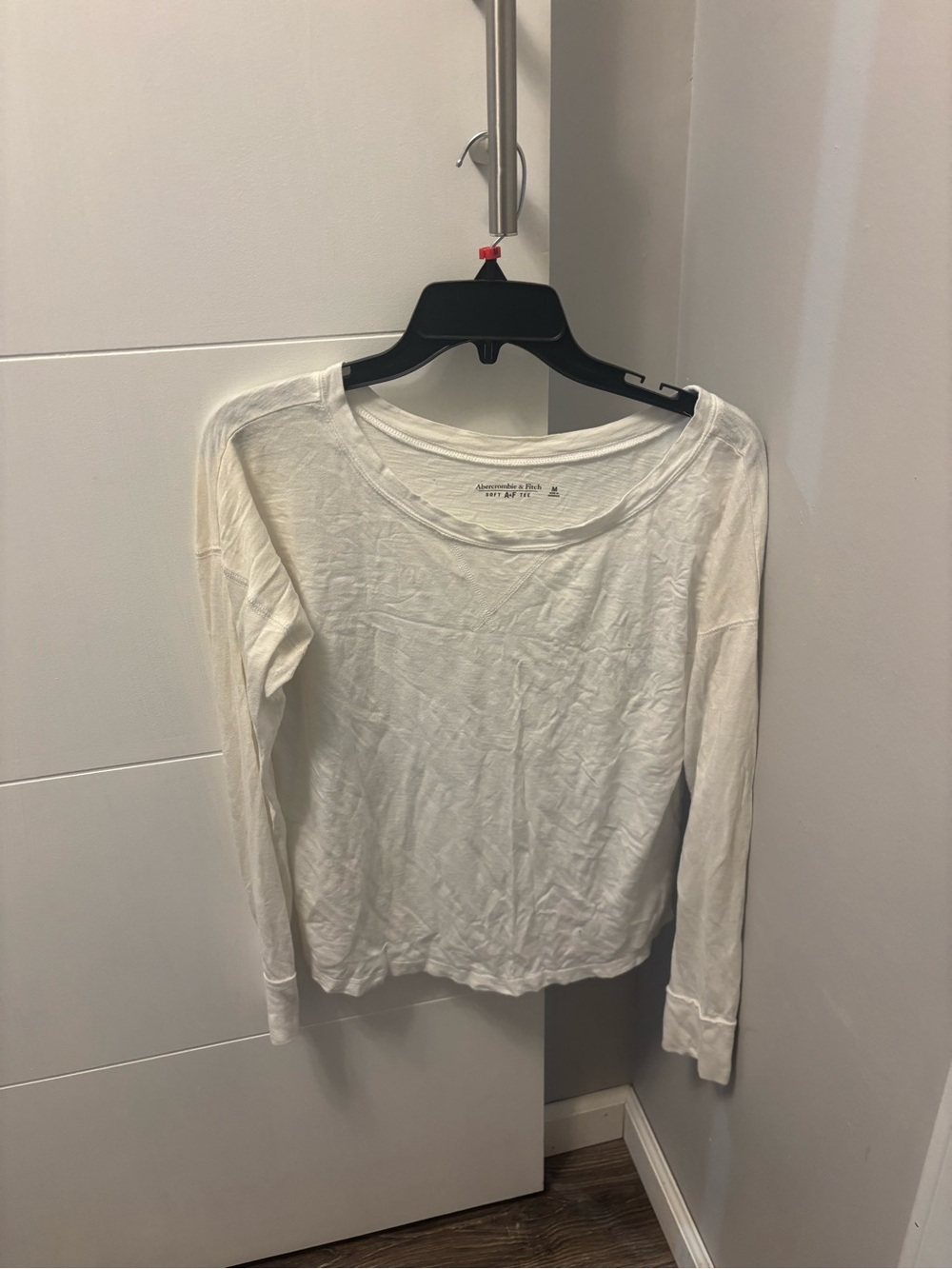Abercrombie & Fitch Women’s White Cotton Knit Logo Long Sleeve Tee Size M